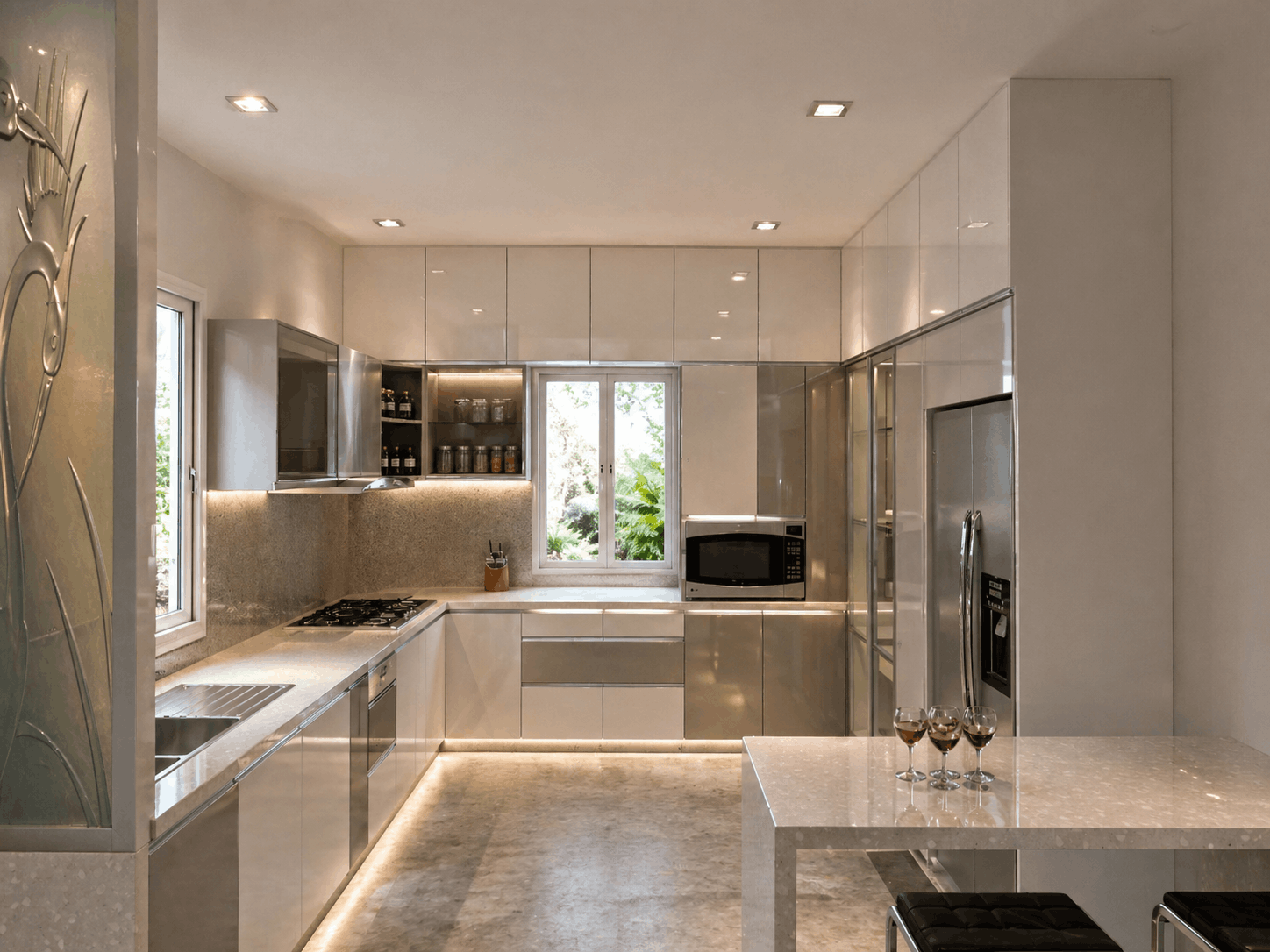 Ambrish Residence modular kitchen — full kitchen with breakfast counter